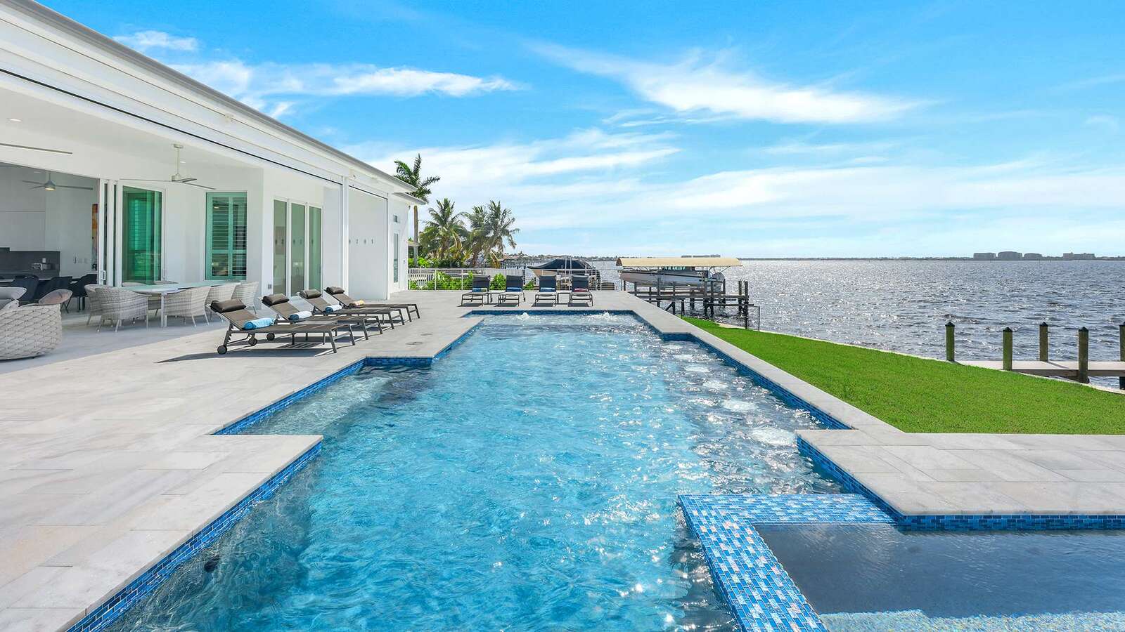 A beautiful vacation rental with a private pool in Cape Coral